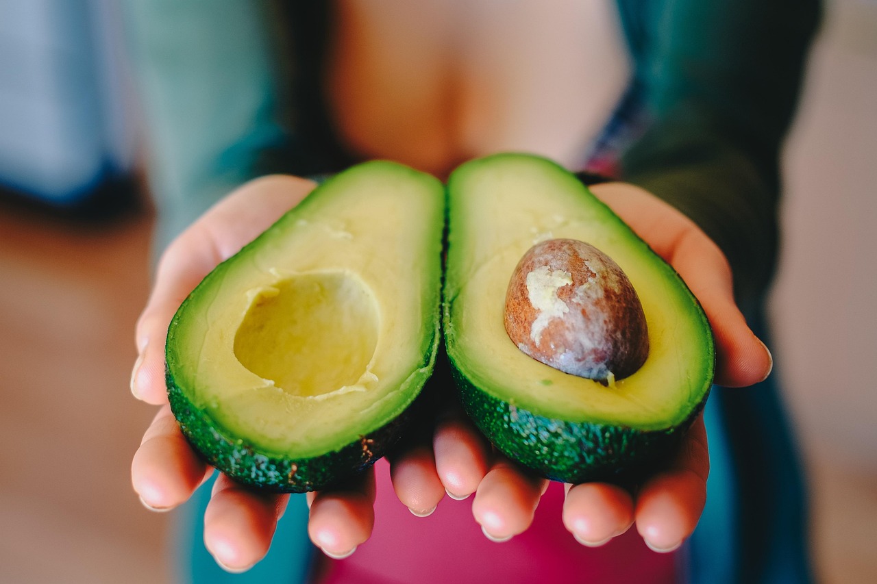 Avocat farci garni pour un repas léger