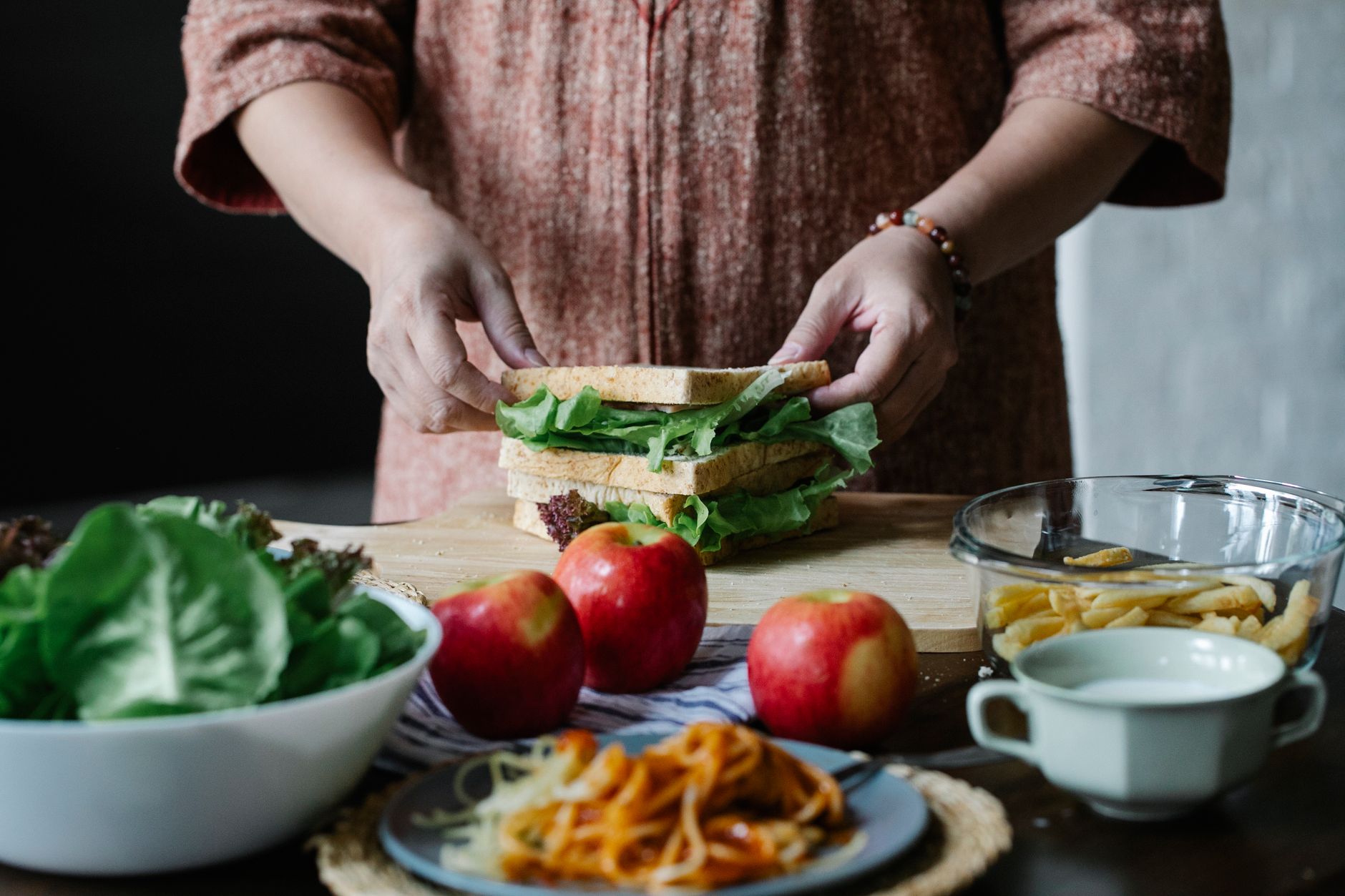 Cuisiner des plats sains rapidement : astuces et recettes