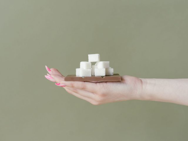 Comment établir un déficit calorique efficace pour maigrir durablement ?