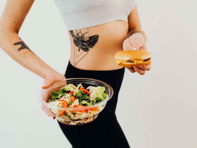 Écarts alimentaires : Comment préserver vos efforts de perte de poids sans culpabilité ?