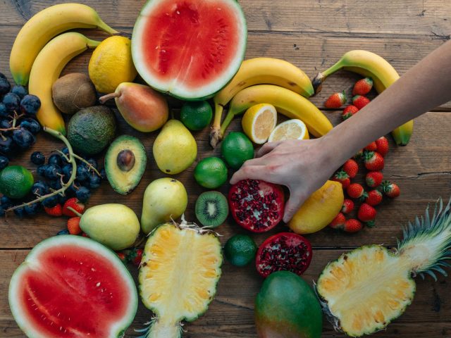 L’Art de Manger selon son Âge : Évitez les Carences en Adaptant votre Régime Alimentaire